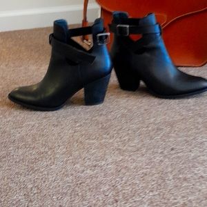 Reba black leather boots